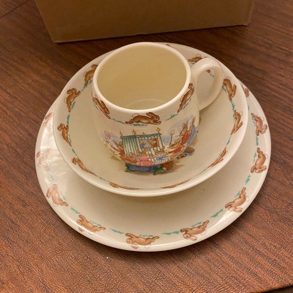 Bunnykins Royal Doulton China Set